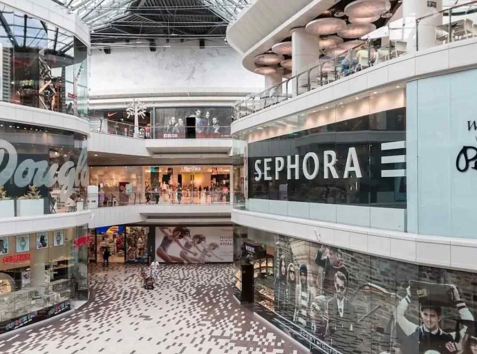 Retail majors double down on stores as offline expansion gains momentum